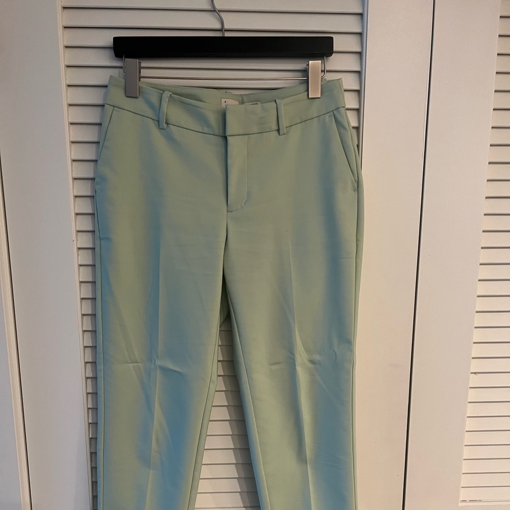 A new day pants woman.NWT